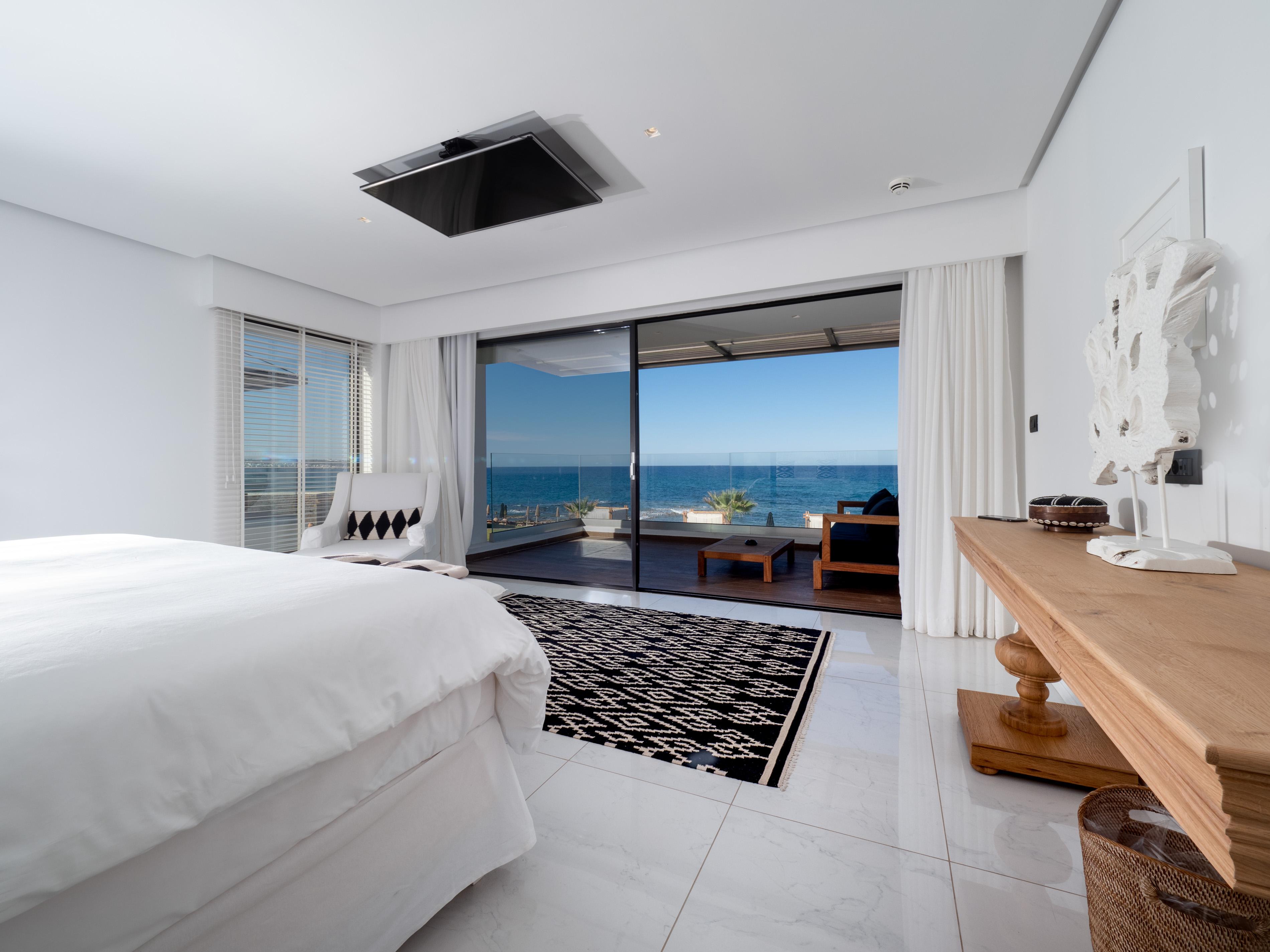 Abaton Island Resort & Spa Hersonissos  Esterno foto A bedroom at the Cape Grace
