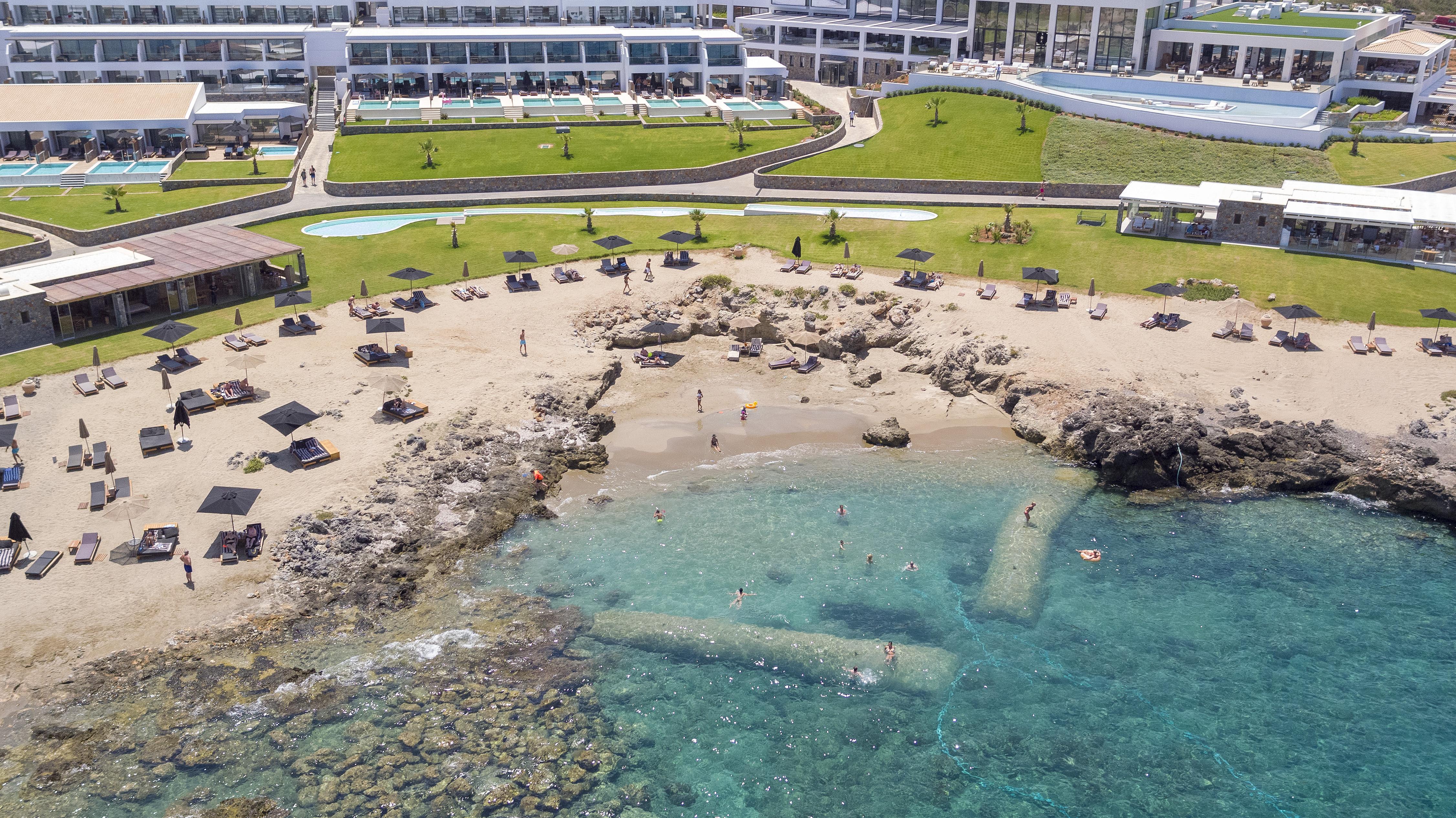 Abaton Island Resort & Spa Hersonissos  Esterno foto The beach at the hotel