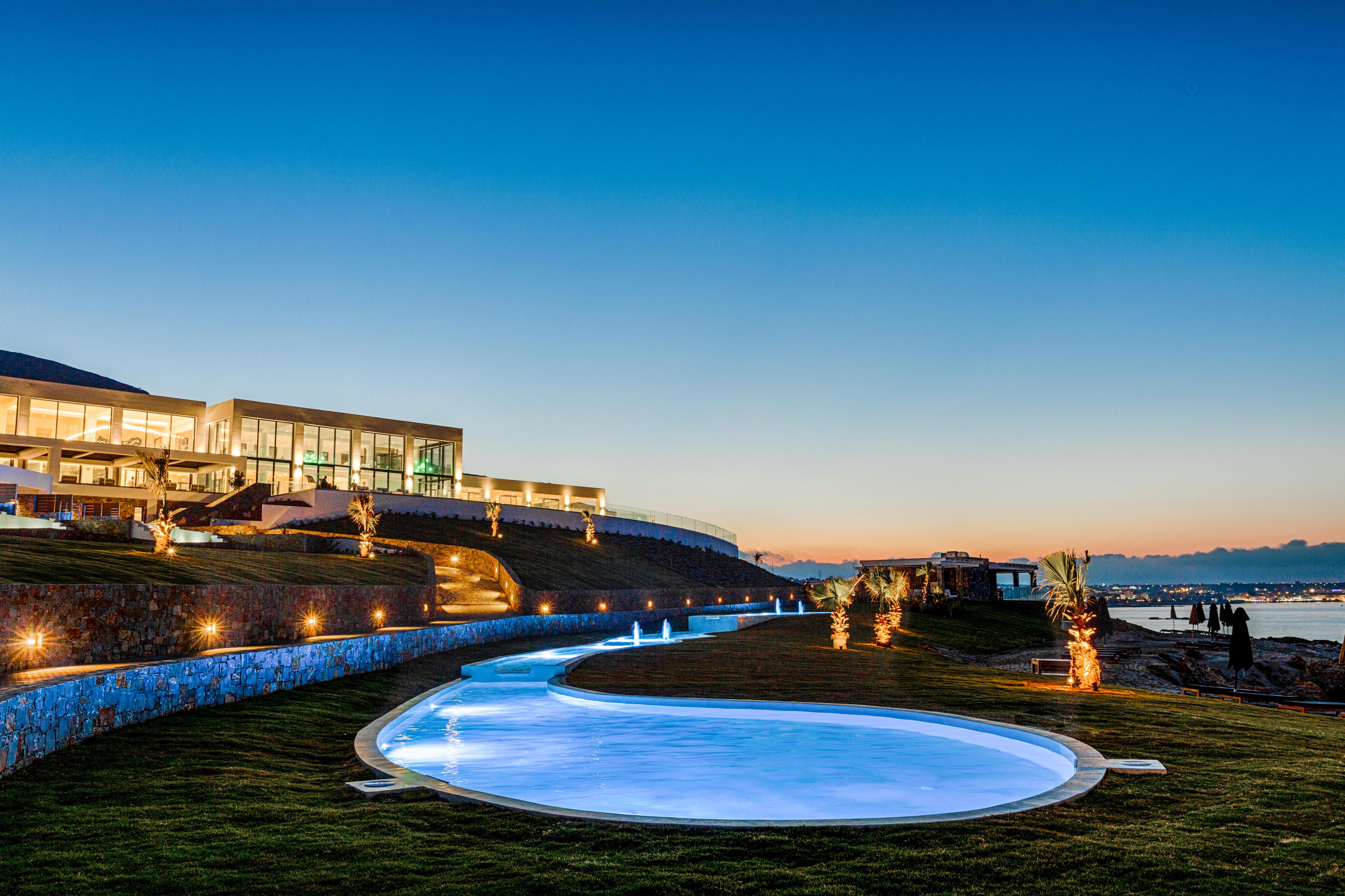 Abaton Island Resort & Spa Hersonissos  Esterno foto The resort at night