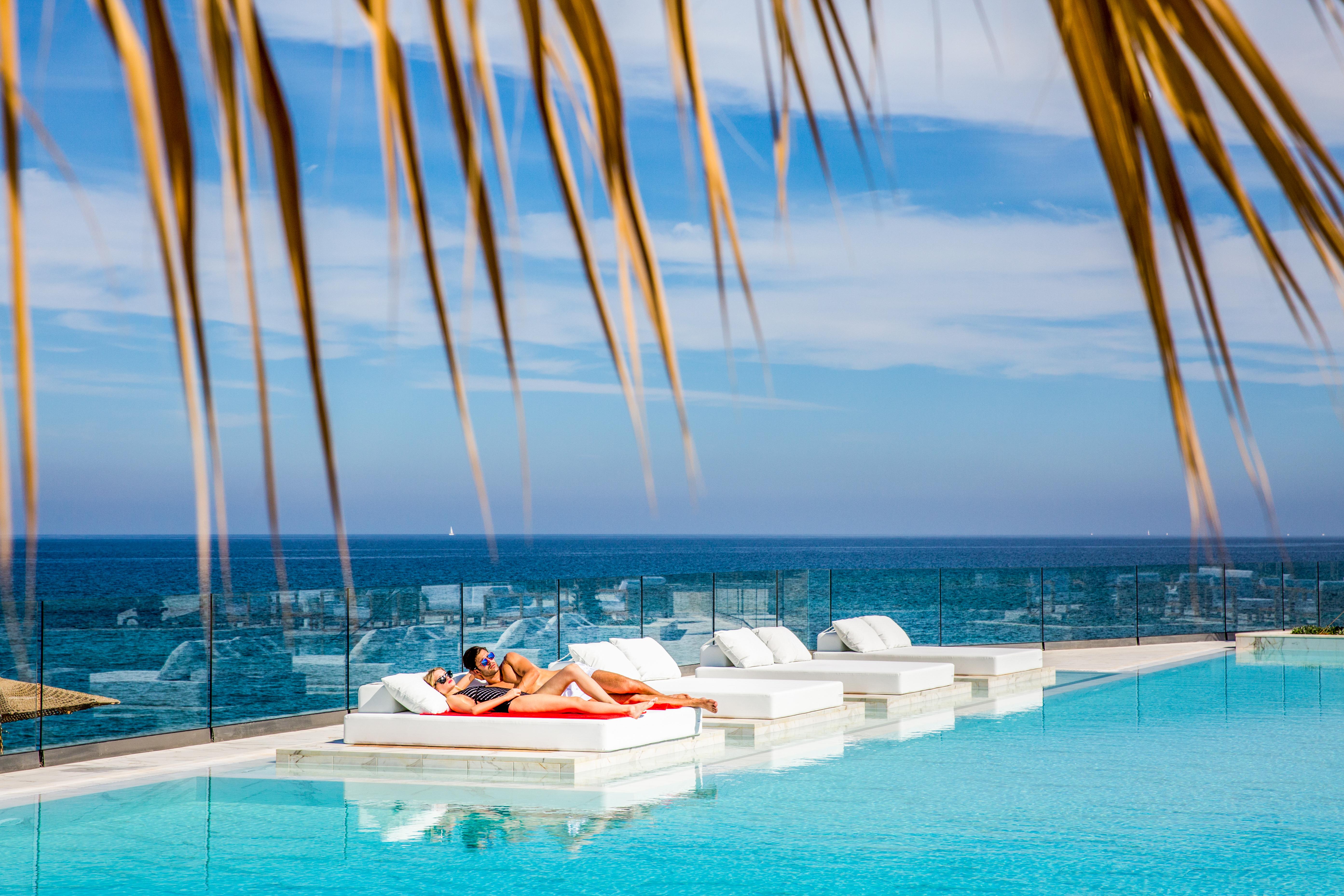 Abaton Island Resort & Spa Hersonissos  Esterno foto The pool at the 12th floor