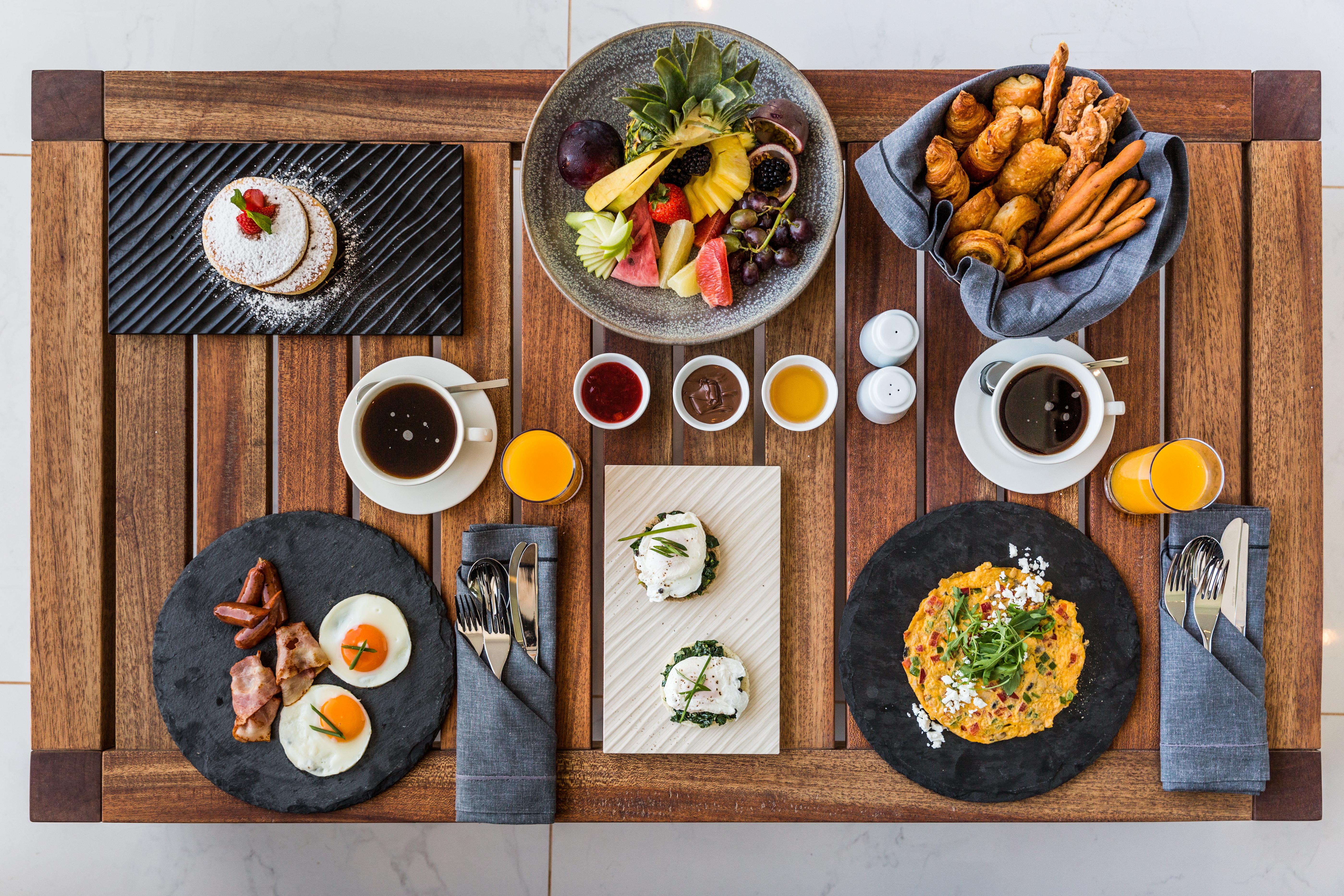 Abaton Island Resort & Spa Hersonissos  Esterno foto A breakfast at the hotel
